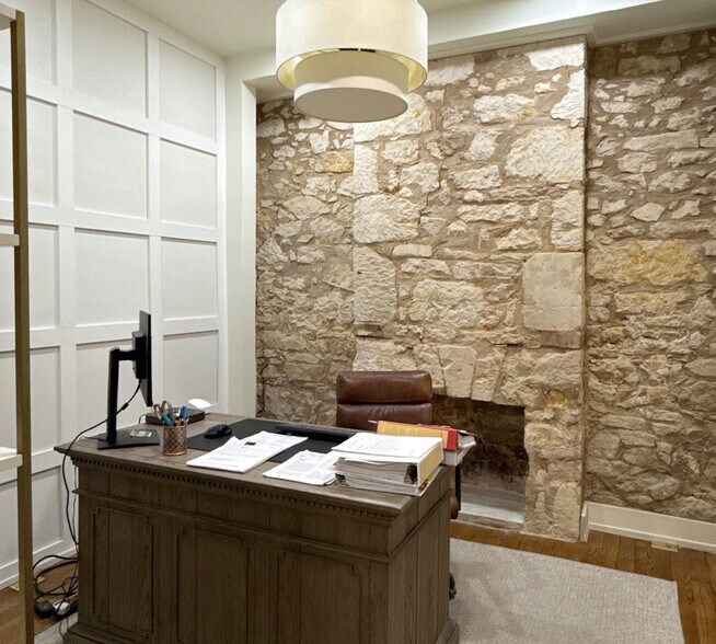 More Photos Of 322 Martinez St, San Antonio Office For Lease