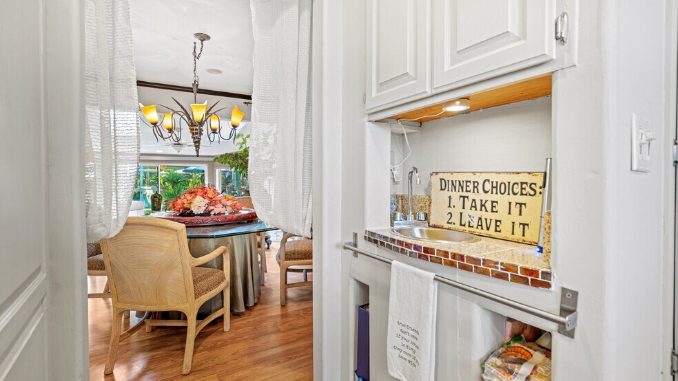 More Photos Of 1403 Rowena Way, Sacramento Specialty For Sale