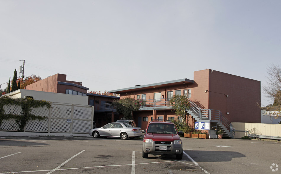 Primary Photo Of 712 D St, San Rafael Medical For Lease