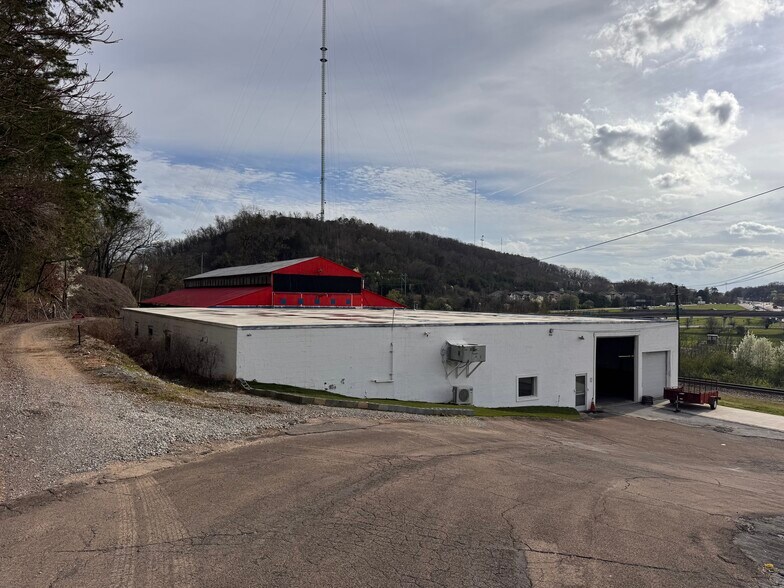 More Photos Of 4001 Bruhin Rd, Knoxville Warehouse For Sale
