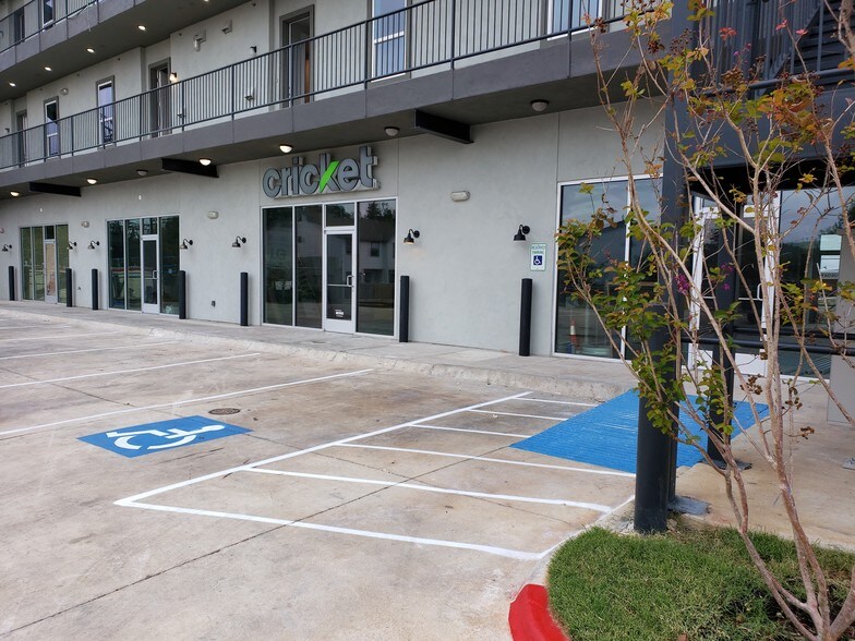 Primary Photo Of 4507 E Martin Luther King Jr Blvd, Austin Apartments For Sale