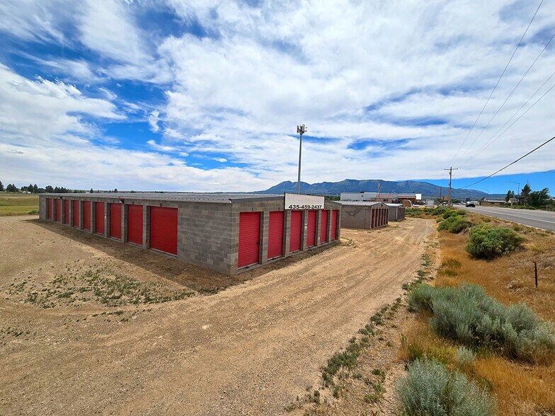 Primary Photo Of 696 E Center St, Monticello Self Storage For Sale