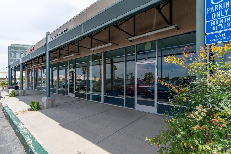 More Photos Of 330 W Rancho Vista Blvd, Palmdale Unknown For Lease