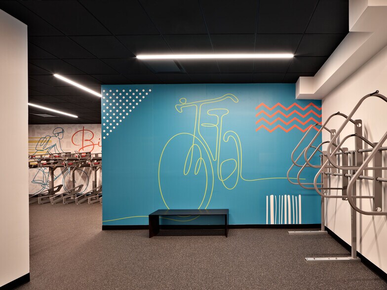 More Photos Of 95 Christopher Columbus Dr, Jersey City Office For Lease