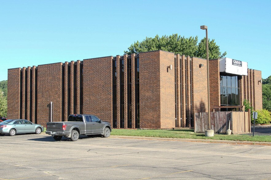 More Photos Of 1652 Greenview Dr SW, Rochester Office For Lease