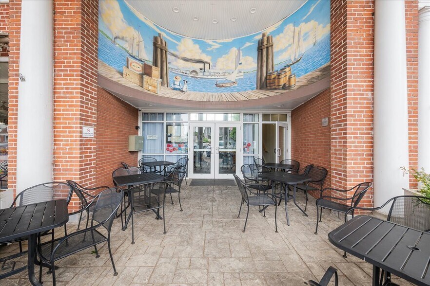 More Photos Of 162-170 Main St, Old Saybrook Storefront Retail Office For Lease