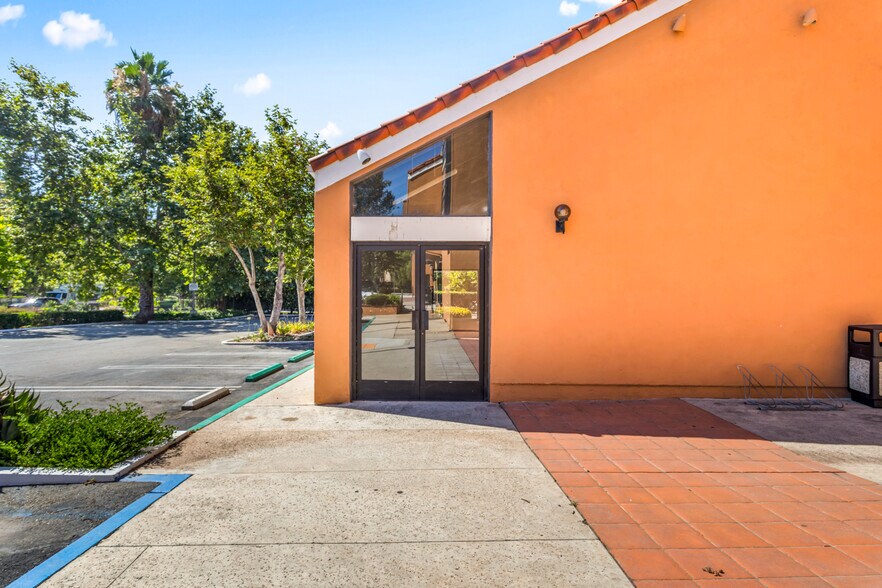 More Photos Of 25571 Marguerite Pky, Mission Viejo Office For Lease