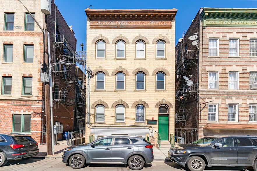 More Photos Of 396 E Kinney St, Newark Apartments For Sale