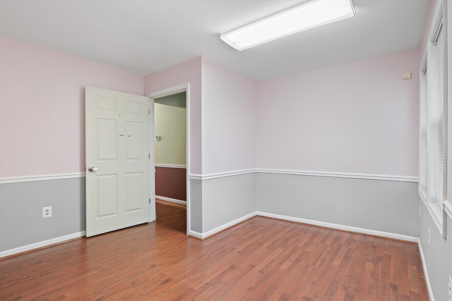 More Photos Of 2106 Gallows Rd, Vienna Office For Lease