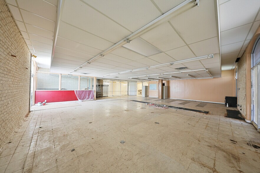 More Photos Of 2402-2406 Commercial Ave, San Antonio Medical For Sale