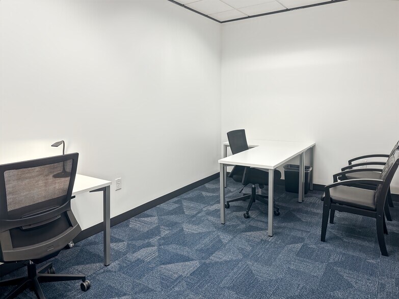 More Photos Of 6575 West Loop South, Bellaire Coworking Space