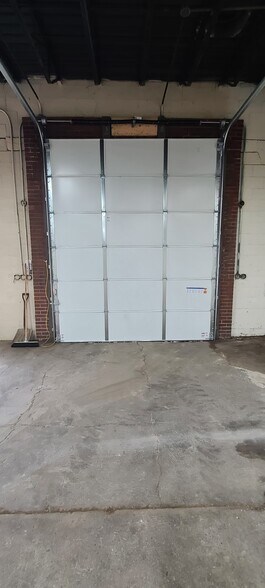 More Photos Of 515 N Lincoln Ave, Bridgeport Light Manufacturing For Lease