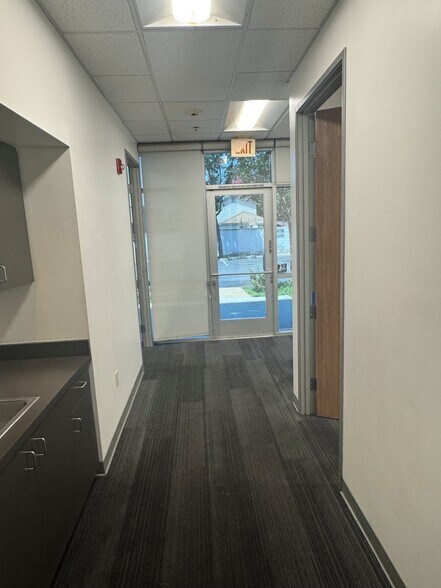 More Photos Of 9220-9268 1/2 Hall Rd, Downey Warehouse For Lease