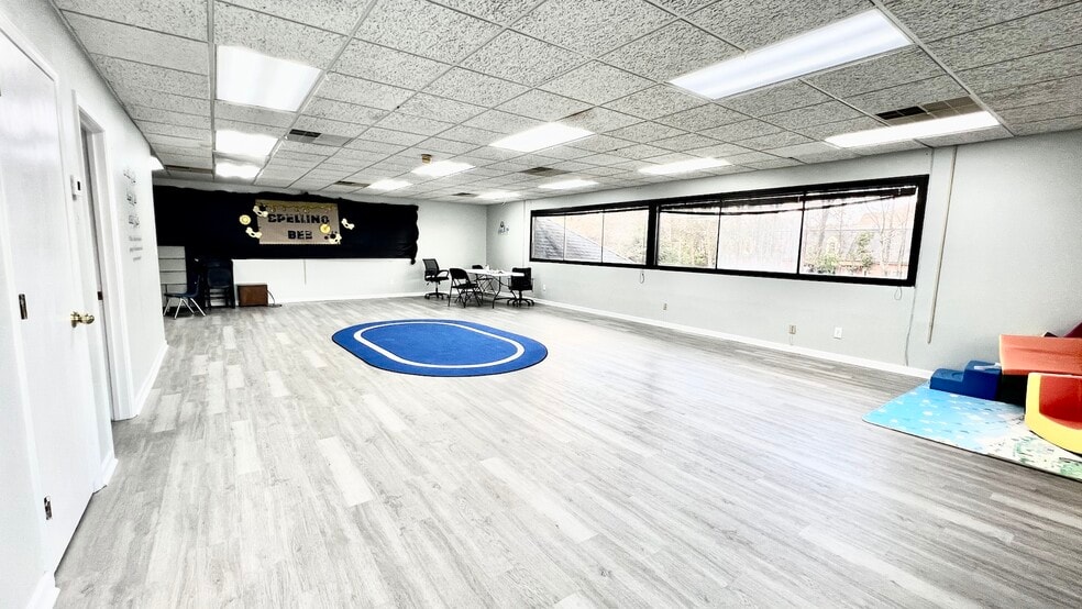 More Photos Of 205 Market Pl, Roswell Schools For Sale