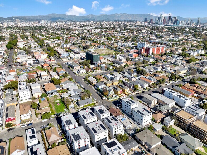 More Photos Of 1326 W 35th Pl, Los Angeles Apartments For Sale