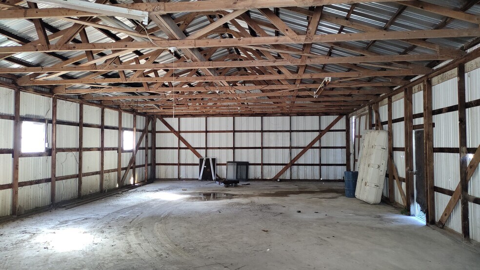 More Photos Of 135 Stonewall St, Hot Springs National Park Warehouse For Lease