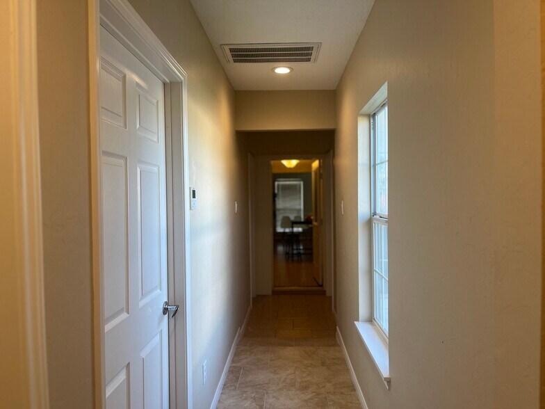 More Photos Of 7026 Belgold St, Houston Office For Sale