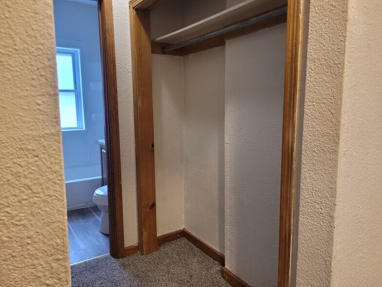 More Photos Of 2834 W Atkinson Ave, Milwaukee Freestanding For Sale