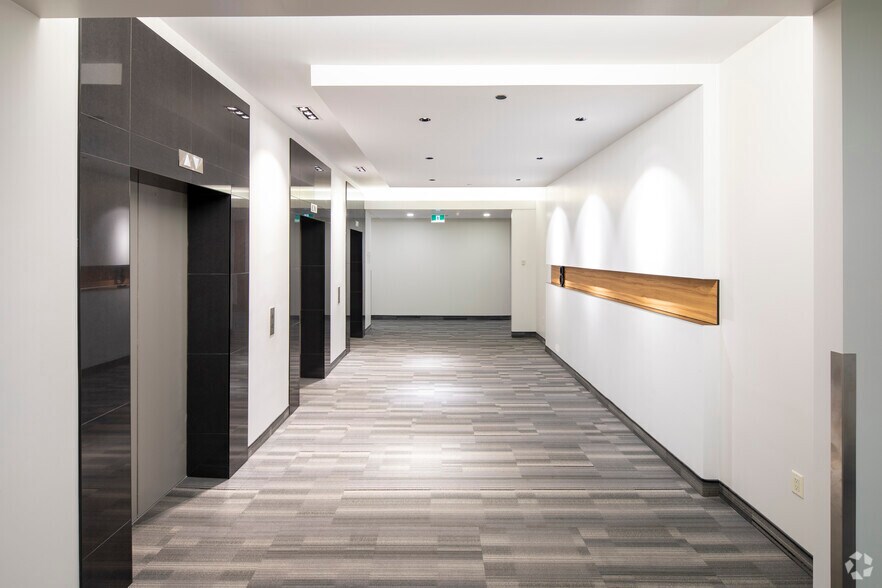 More Photos Of 5500 N Service Rd, Burlington Office For Lease