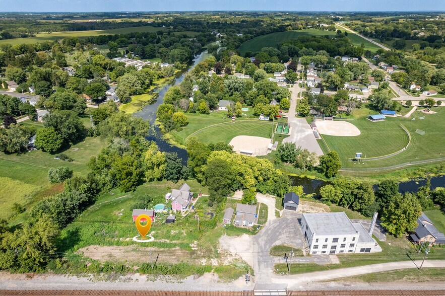 More Photos Of 336 N Spring St, Columbus Light Manufacturing For Sale