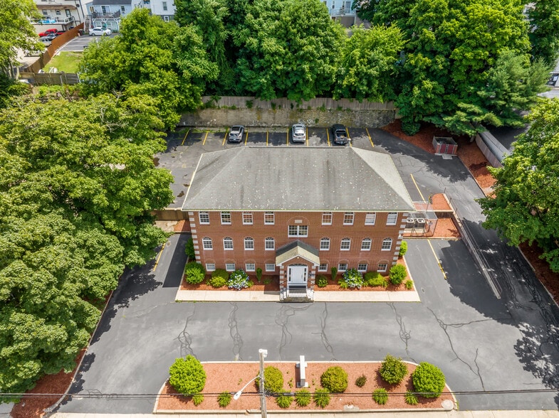 More Photos Of 352 Park Ave, Woonsocket Office For Sale
