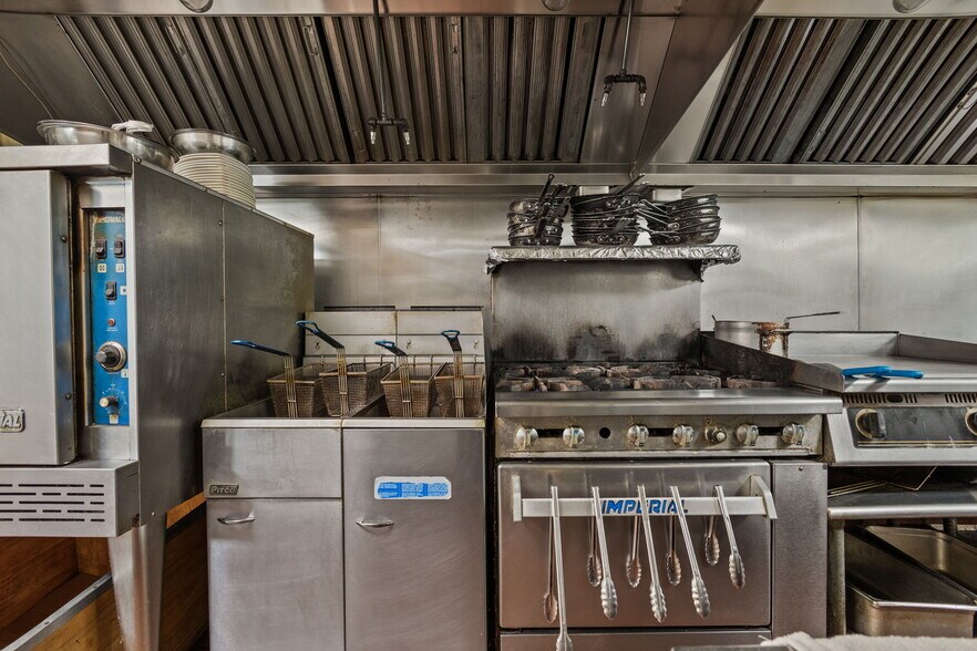 More Photos Of 275 N Main St, West Bridgewater Restaurant For Sale