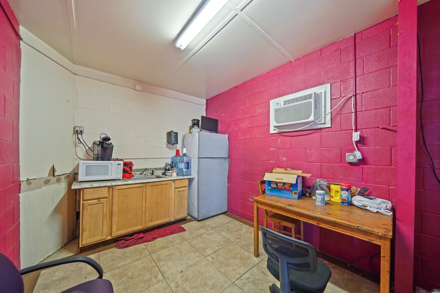 More Photos Of 6615 FM 1464 Rd, Richmond Auto Repair For Sale