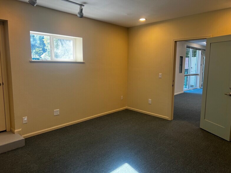 More Photos Of 633 Kimbark St, Longmont Storefront Retail Office For Lease
