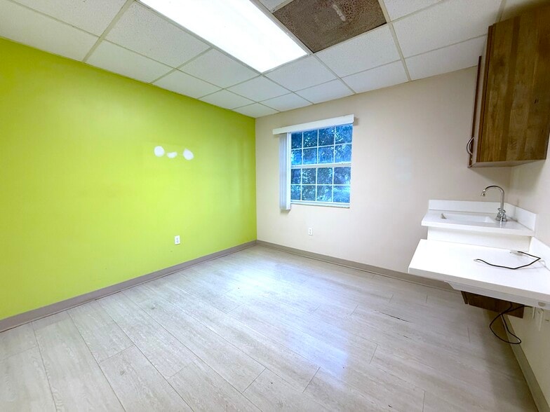 More Photos Of 833 E Oak St, Kissimmee Medical For Lease
