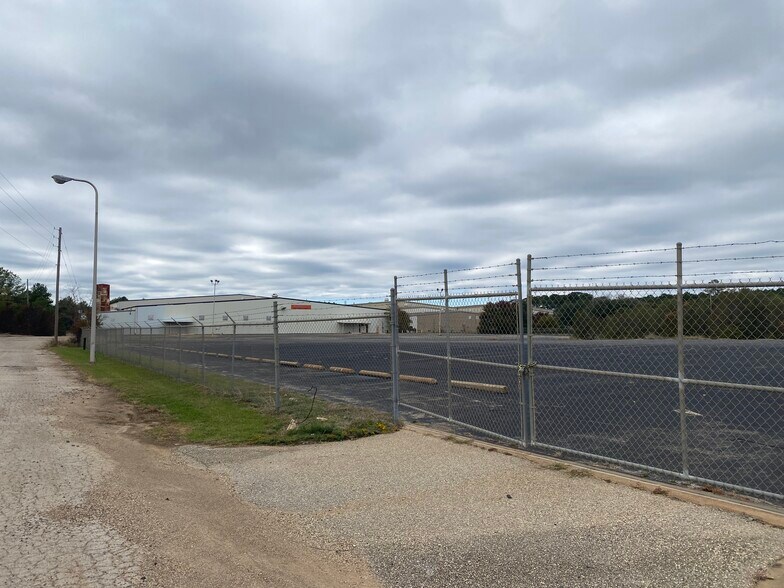 More Photos Of 901 Fisher Rd, Longview Industrial For Sale