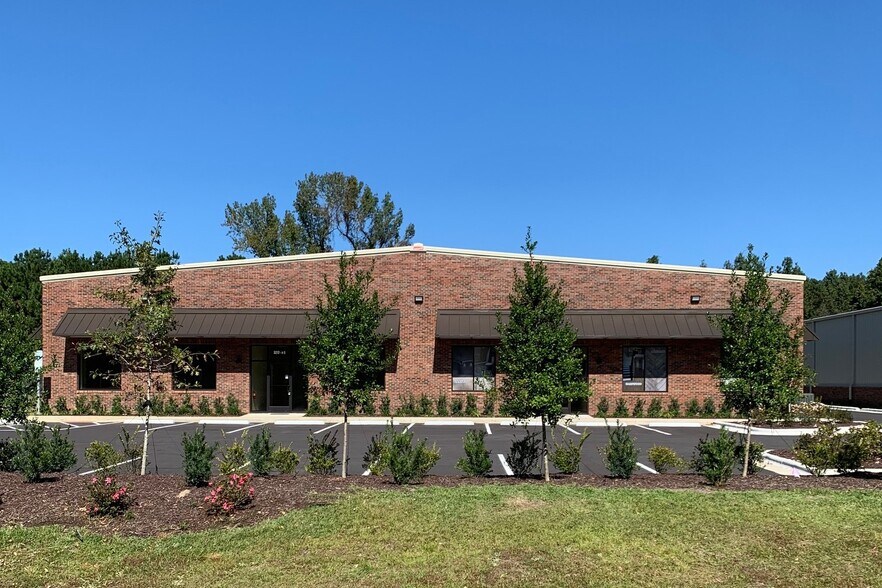 More Photos Of 3217 Pennington Drive, Wilmington Flex For Lease