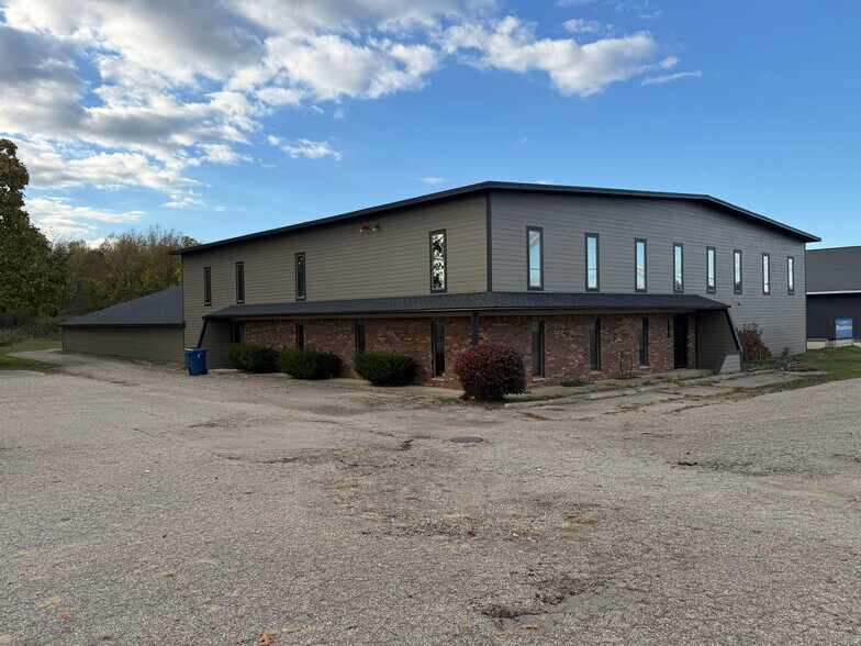More Photos Of 8767 N 32nd St, Richland Warehouse For Sale