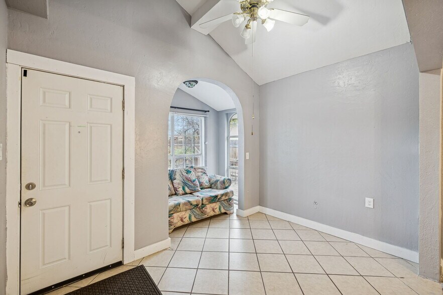 More Photos Of 937 Culebra Rd, San Antonio Office Residential For Lease