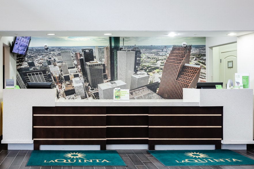 More Photos Of 415 Fm 1960 Rd E, Houston Hotel For Sale