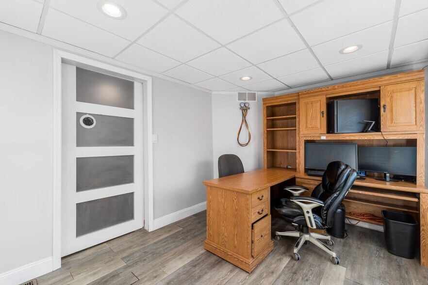 More Photos Of 545 E Main St, Lancaster Office Residential For Sale