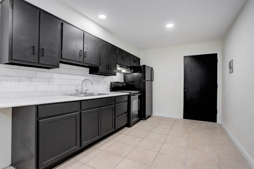 More Photos Of 5661 W Green Meadows Pl, Denver Apartments For Sale