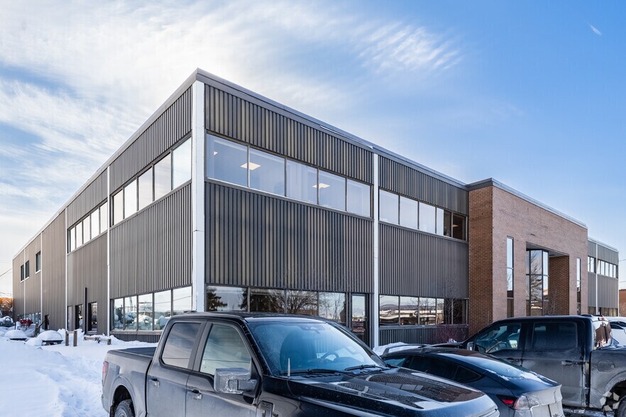 More Photos Of 15 Rue Buteau, Gatineau Light Manufacturing For Lease