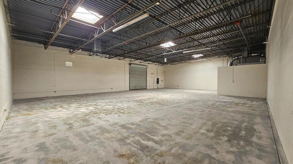 More Photos Of 1060 N Eliseo Felix Jr Way, Avondale Warehouse For Lease