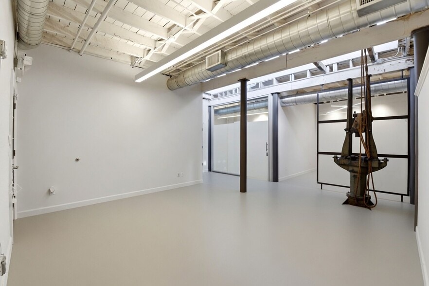 More Photos Of 603 W 11th St, Houston Office For Lease