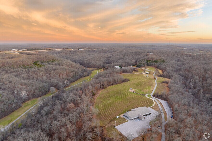 More Photos Of 846 Winery Hills Est, Linn Creek Winery Vineyard For Sale