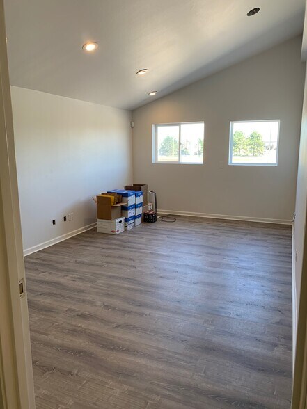 More Photos Of 1254-1256 W Cedar Ave, Denver Showroom For Lease