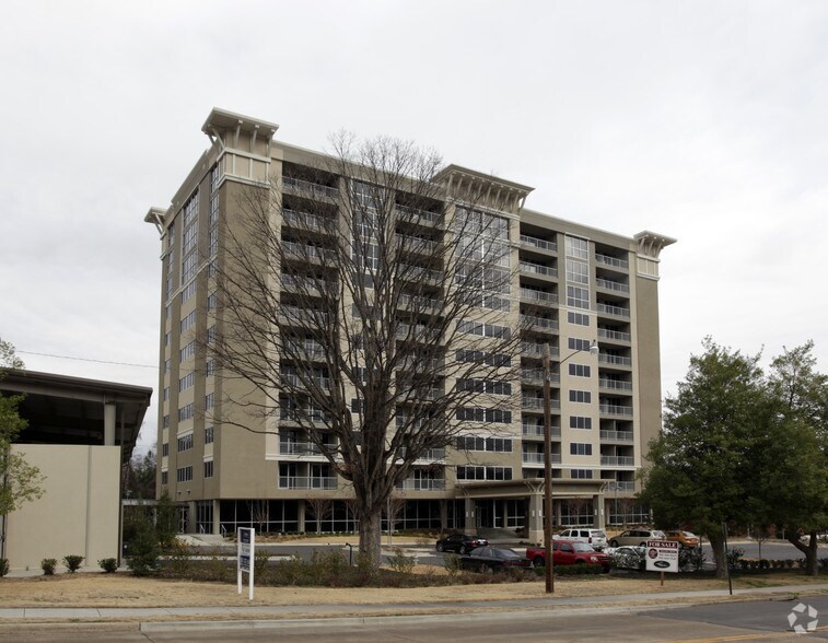 More Photos Of 3700 Cantrell Rd, Little Rock Apartments For Lease