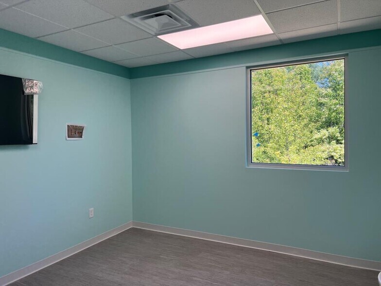 More Photos Of 4872 Socialville-Fosters, Mason Medical For Lease