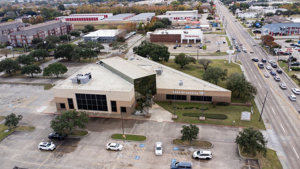 More Photos Of 4000 Garth Rd, Baytown Medical For Sale