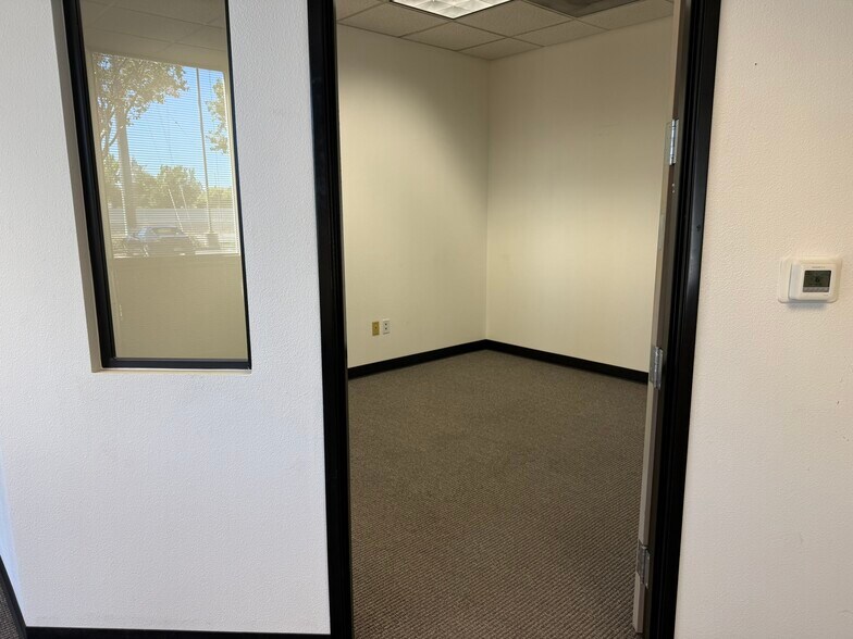 More Photos Of 9370 W Stockton Blvd, Elk Grove Office For Lease