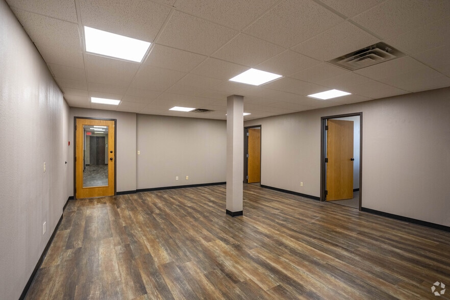 More Photos Of 2424 Springer Dr, Norman Office For Lease