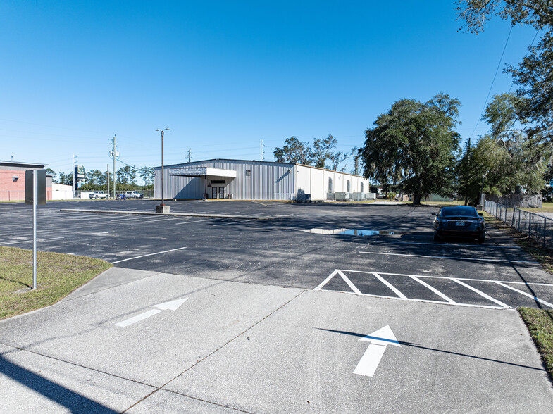 Primary Photo Of 357 NW Hall Of Fame Dr, Lake City Skating Rink For Sale