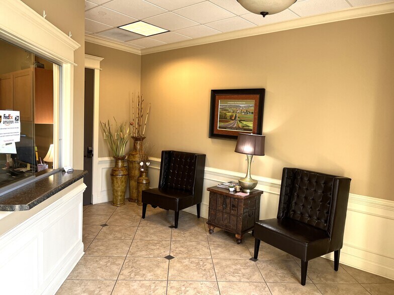 More Photos Of 1155 Halle Park Cir, Collierville Office For Lease