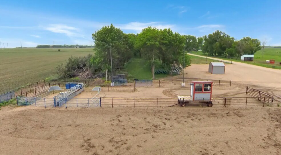 More Photos Of 1527 41st St, Edgerton Horse Stables For Sale