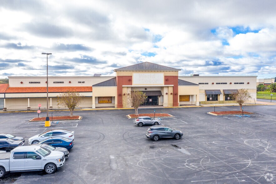 More Photos Of 700-730 Sand Lake Rd, Orlando General Retail For Sale